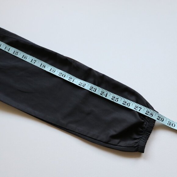 Brooks Black Size Small Full Zip Windbreaker Jacket Shelter Technology Active - Picture 11 of 12